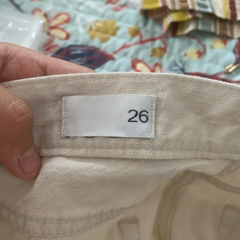 Gap Cream denim skirt size 26